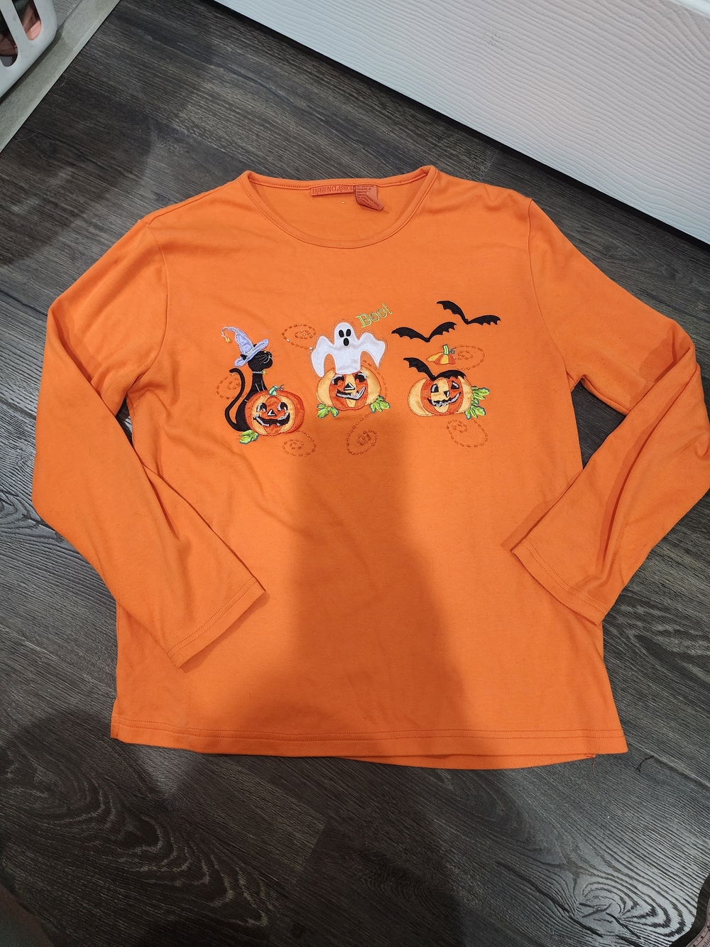 Women’s Orange Halloween Pumpkin Graphic Long-Sleeve Tee